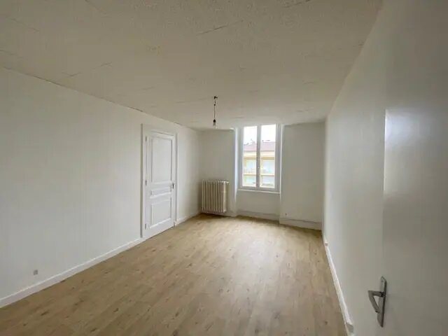 Appartement à louer, 76m², Balbigny