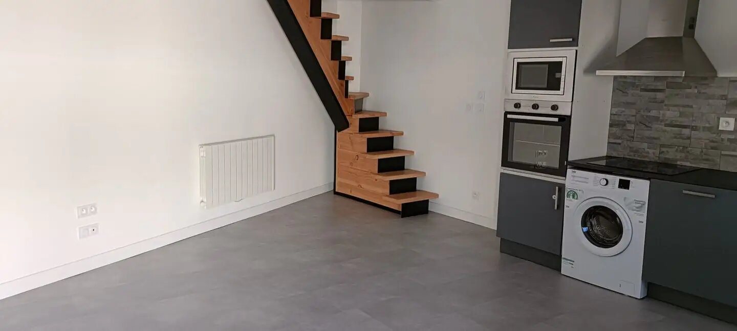 Maison à louer, 56m², Civens