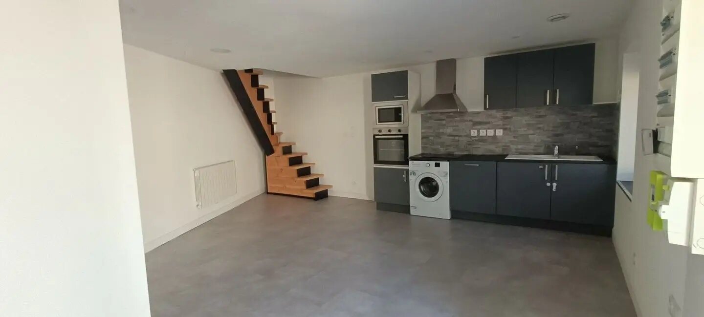 Maison à louer, 56m², Civens