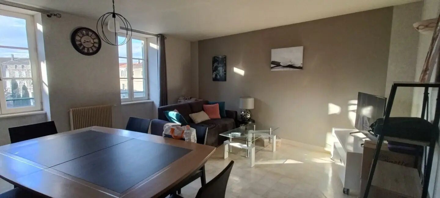 Maison à louer, 86m², Chambost-Longessaigne
