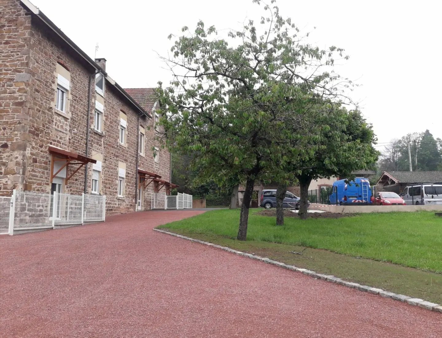 Appartement à louer, 70m², Néronde