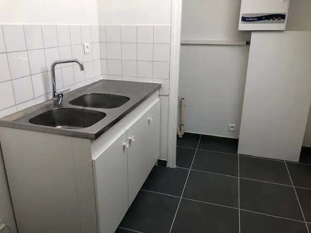 Appartement à louer, 70m², Néronde