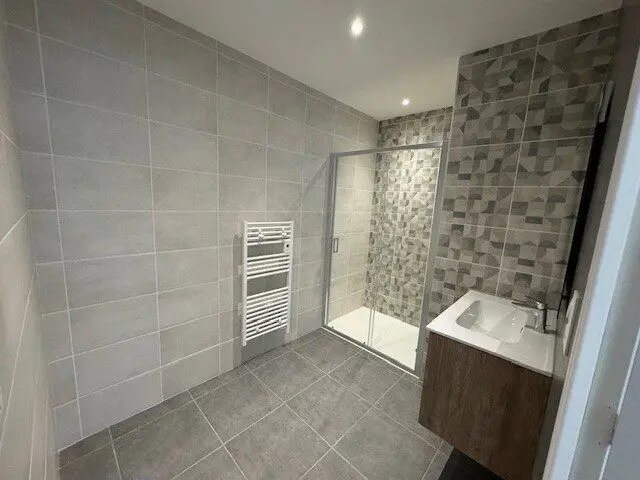 Appartement à louer, 74m², Panissières