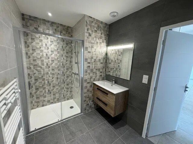 Appartement à louer, 74m², Panissières