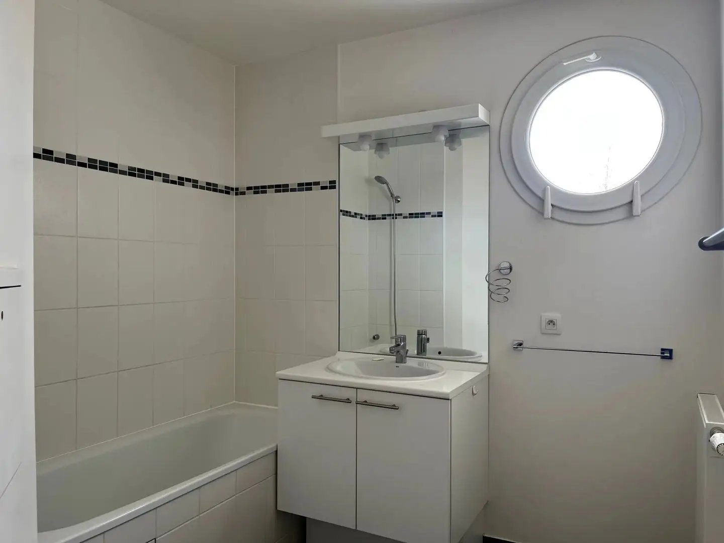 Appartement à louer, 45m², Saint-Rémy-l'Honoré
