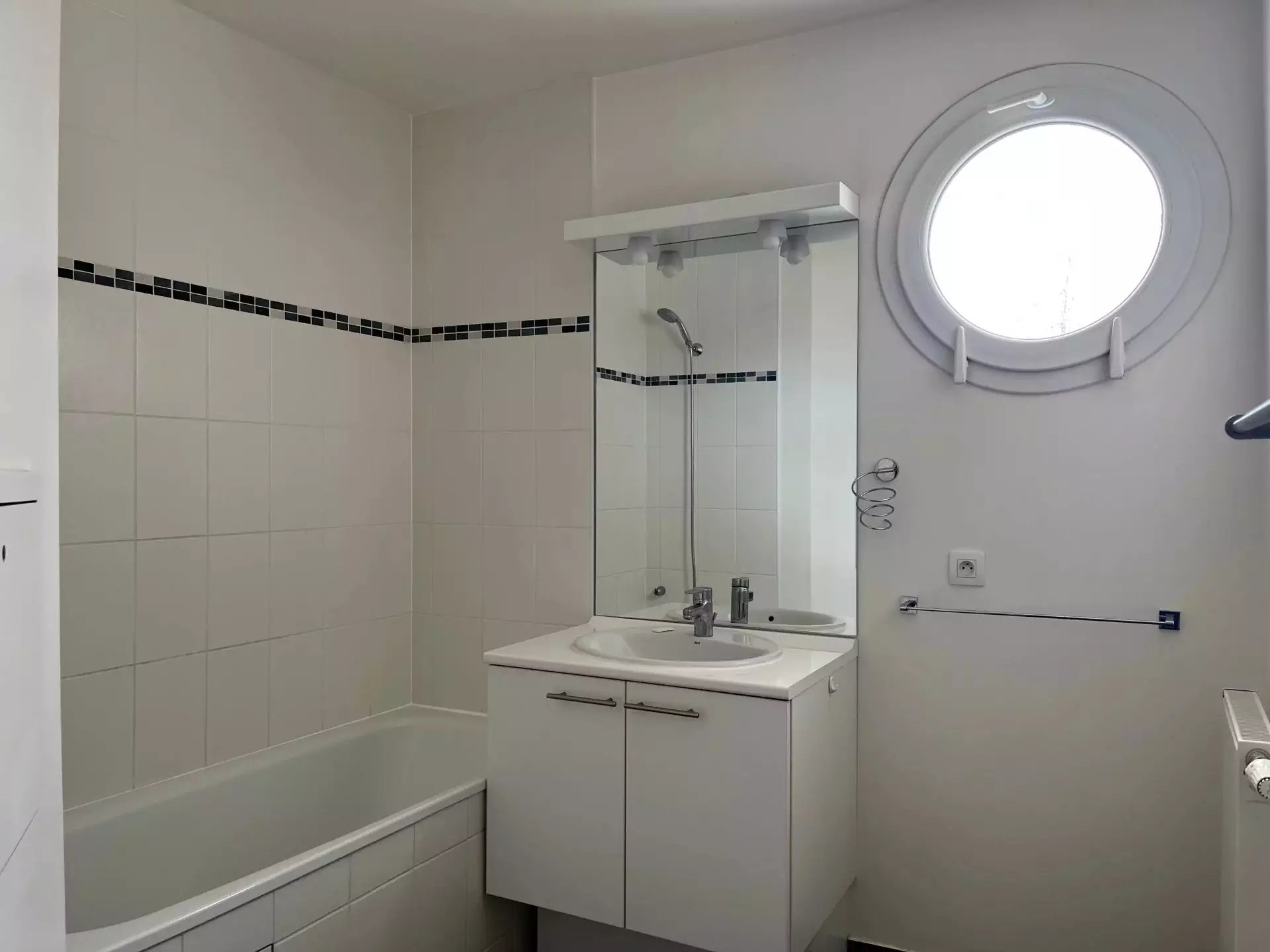 Appartement à louer, 45m², Saint-Rémy-l'Honoré