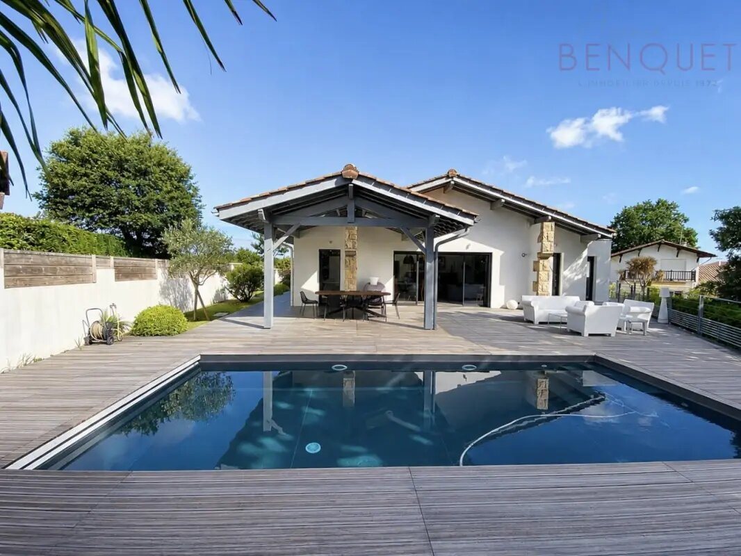 Maison à louer, 230m², Bassussarry