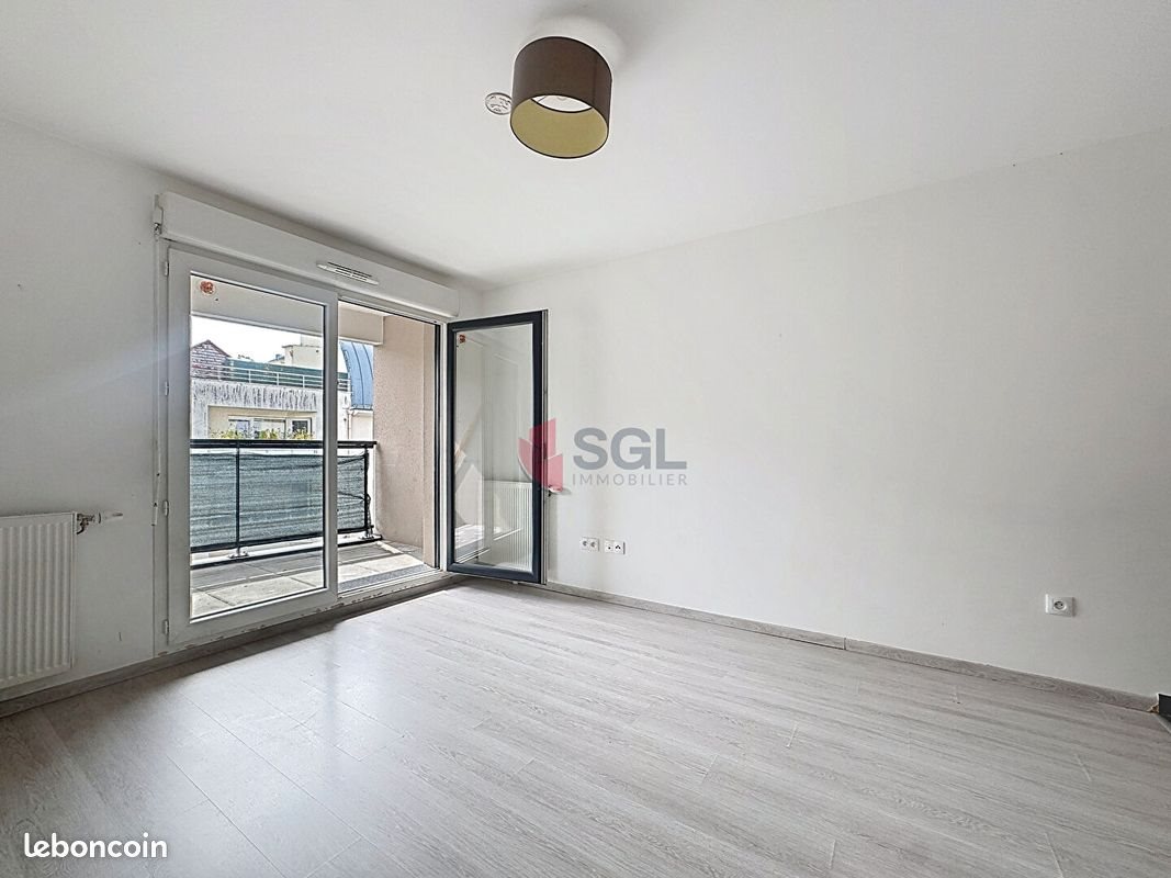 Appartement à louer, 39m², Cergy