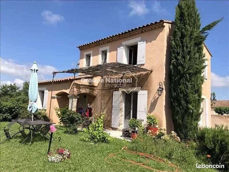 Maison à louer, 110m², Alleins