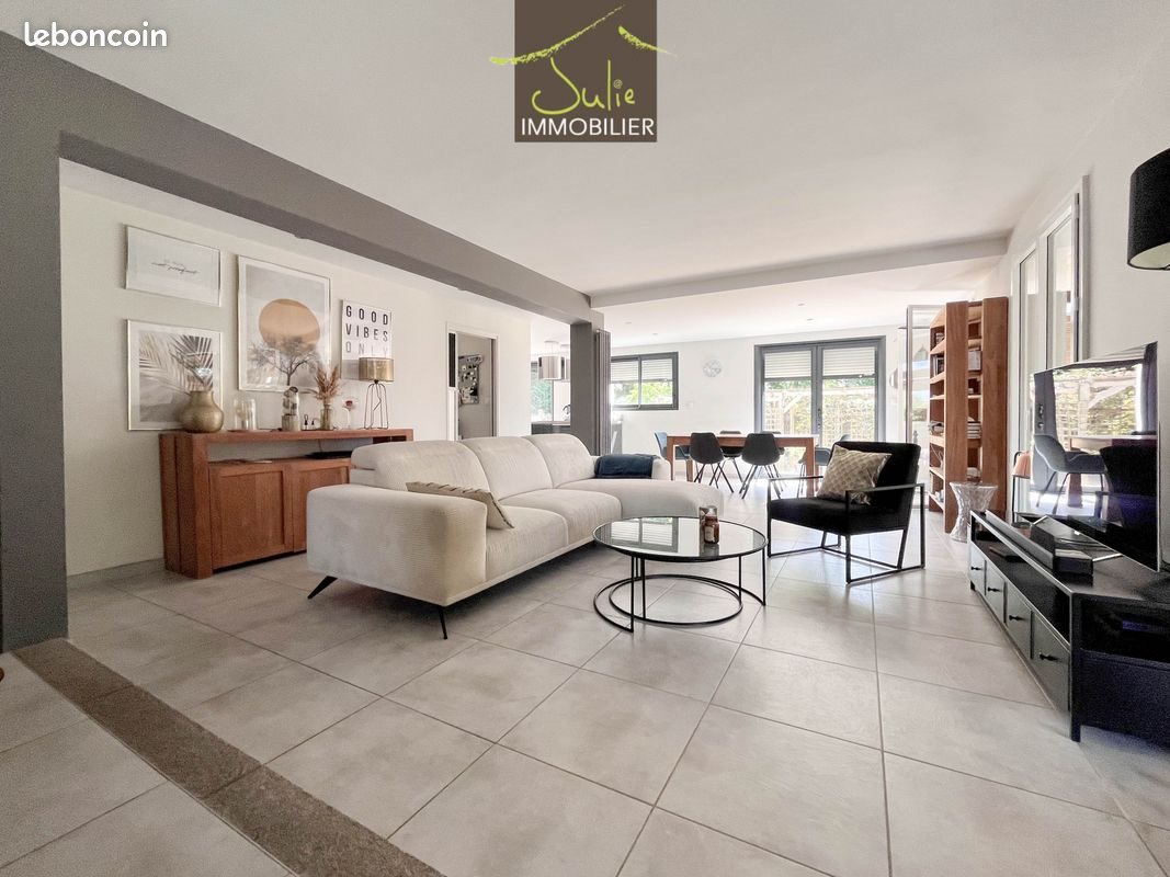 Maison à vendre, 216m², Bressuire
