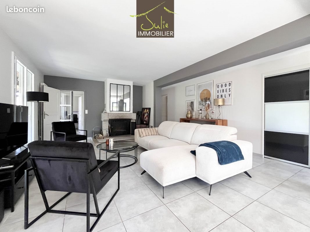 Maison à vendre, 216m², Bressuire