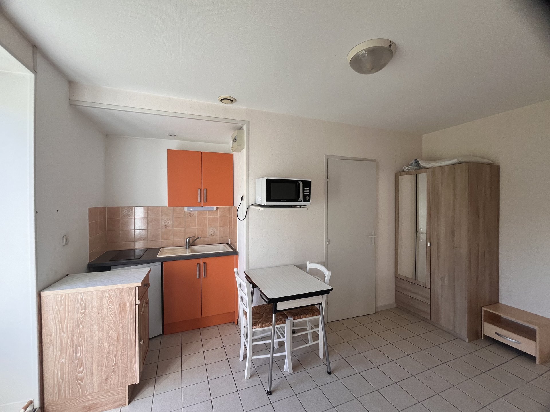 Appartement à louer, 1m², La Couronne