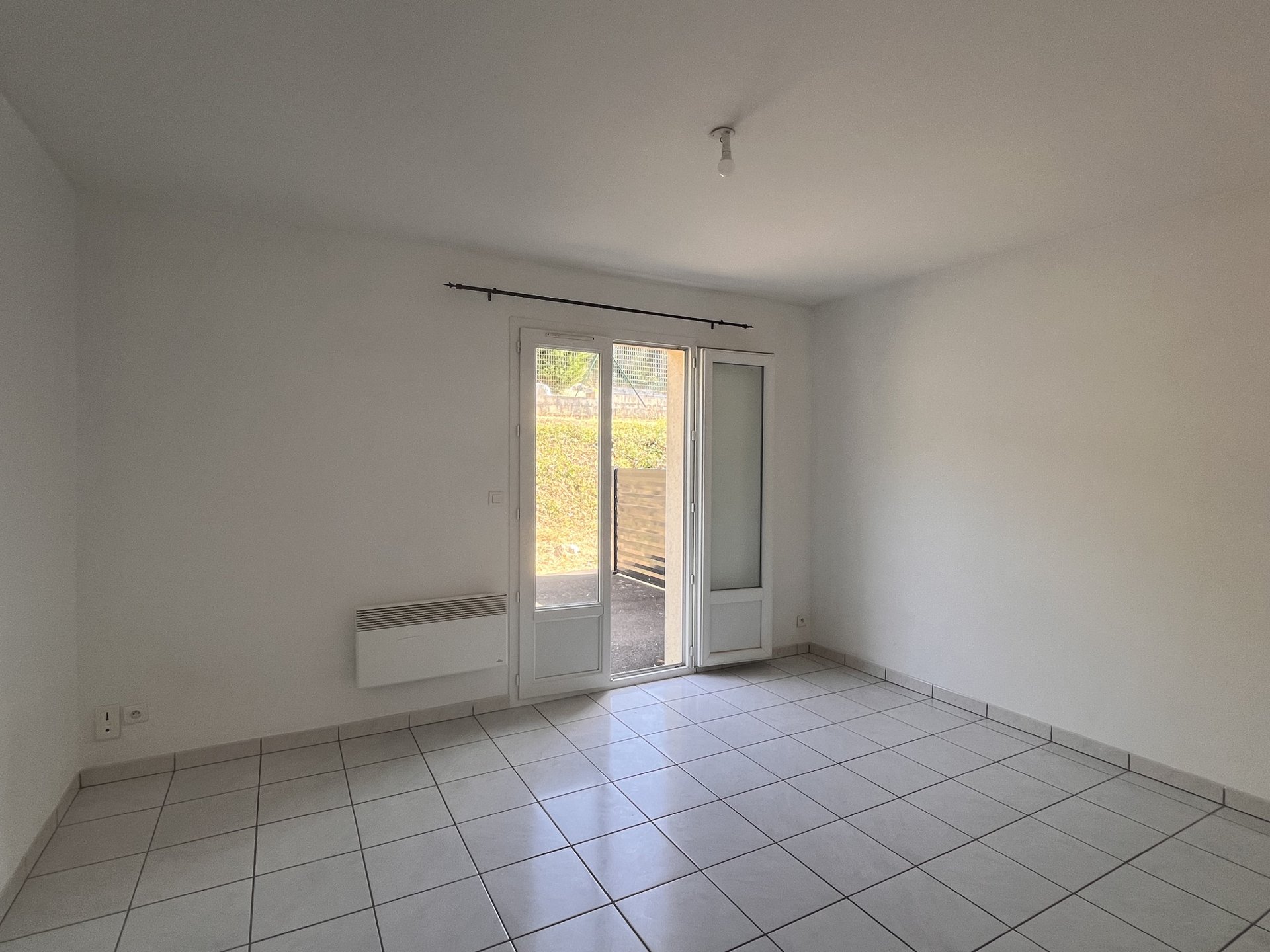 Appartement à louer, 25m², La Couronne