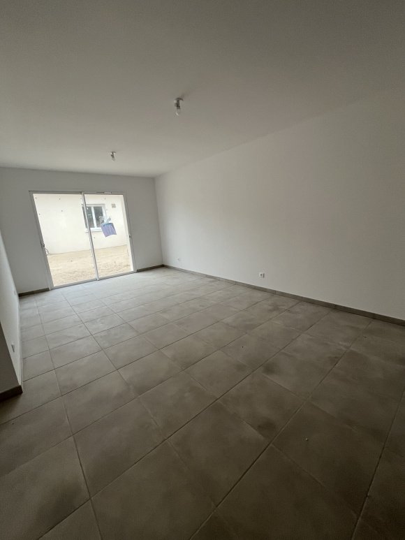 Maison à vendre, 3m², Chasseneuil-sur-Bonnieure