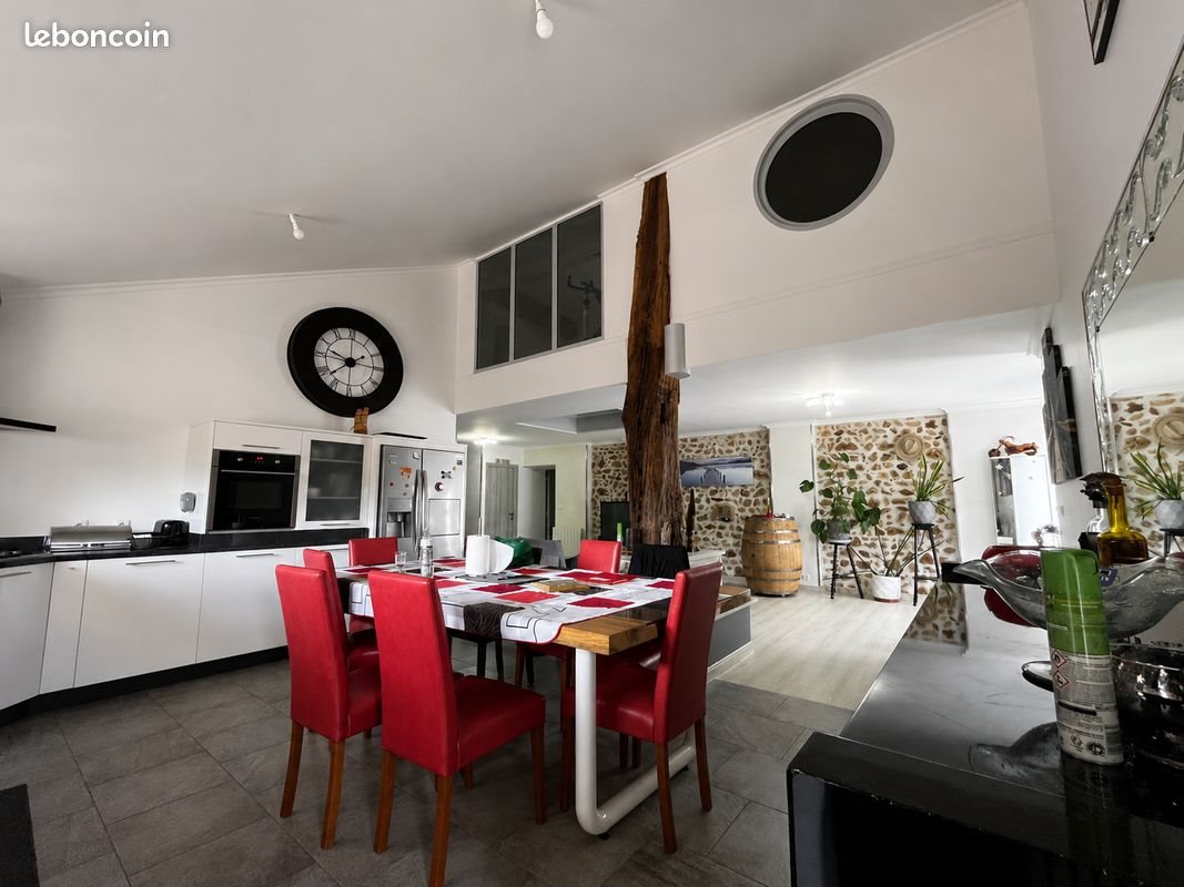 Maison à vendre, 230m², Chasseneuil-sur-Bonnieure
