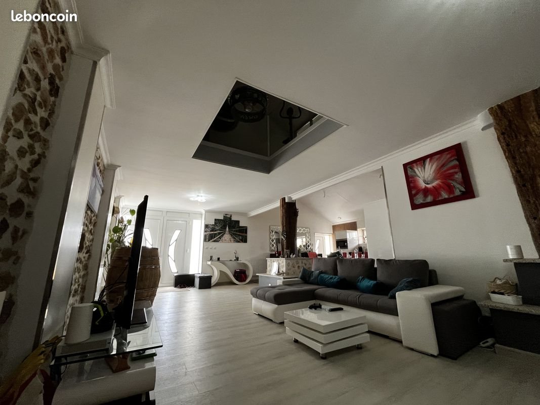 Maison à vendre, 230m², Chasseneuil-sur-Bonnieure