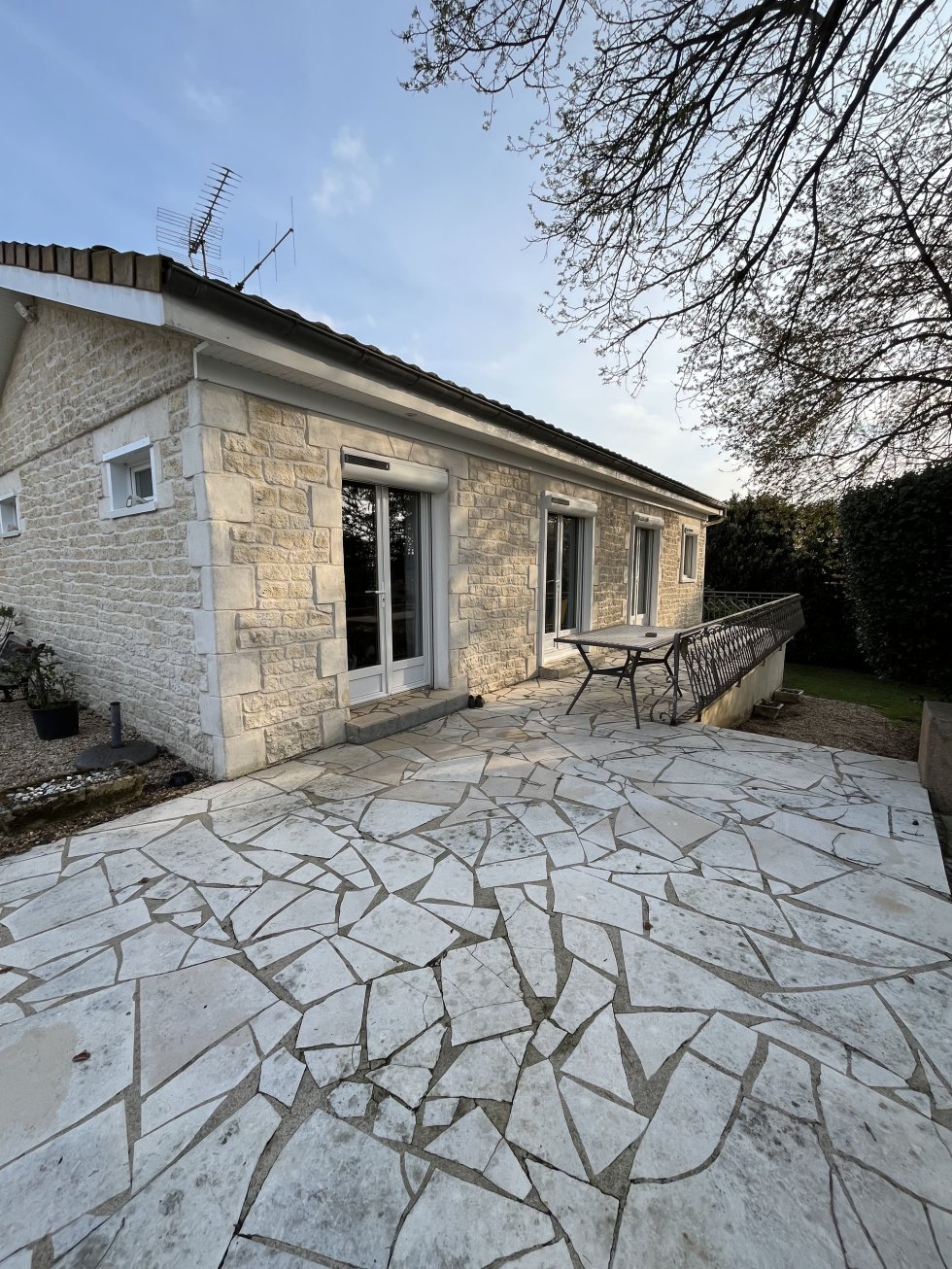 Maison à vendre, 4m², Feuillade
