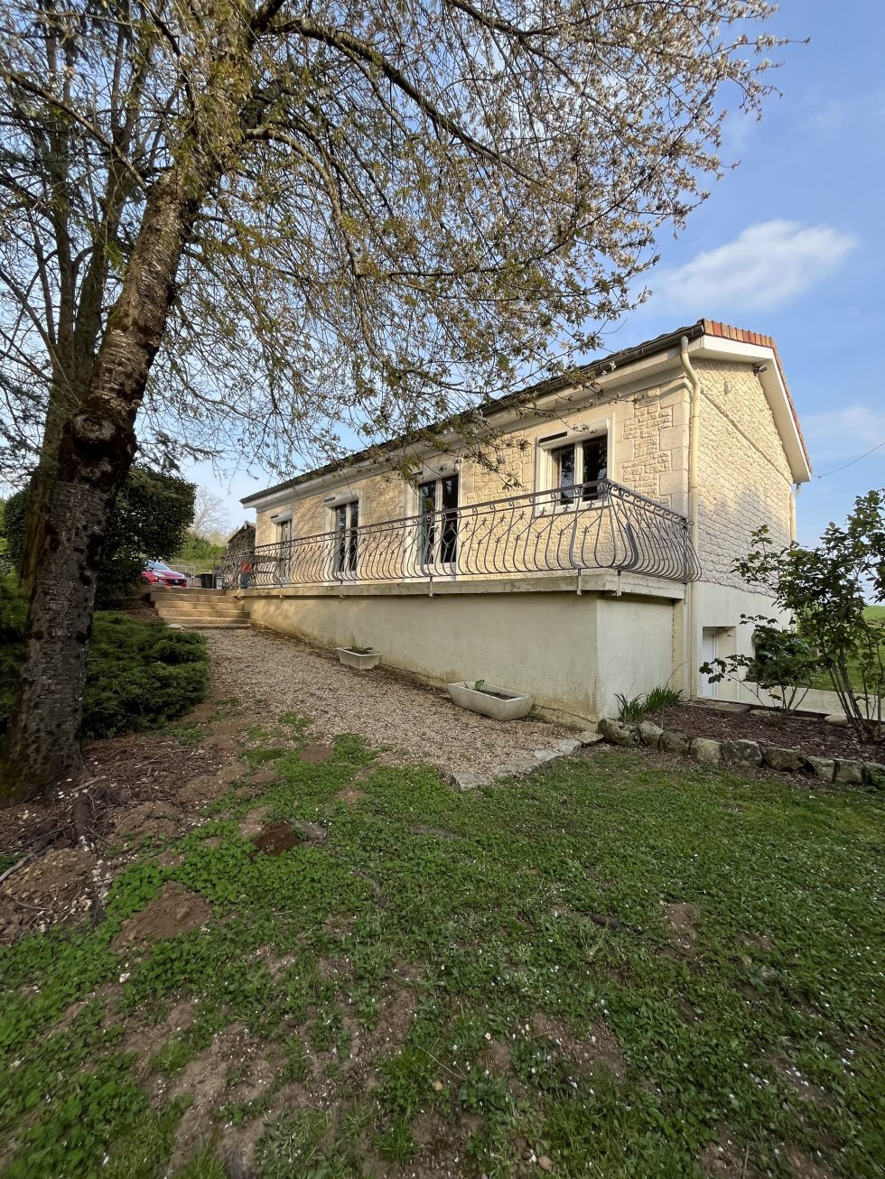 Maison à vendre, 4m², Feuillade