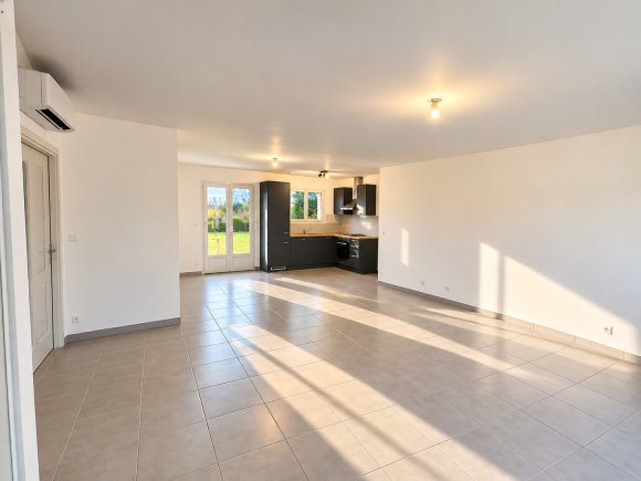 Maison à louer, 4m², Chasseneuil-sur-Bonnieure