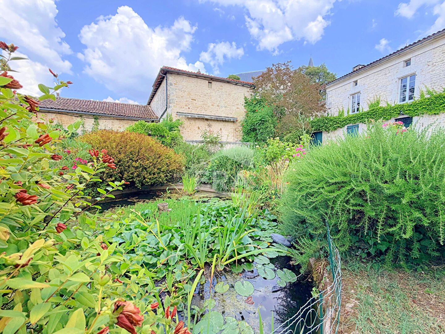 Maison à vendre, 260m², Mouthiers-sur-Boëme
