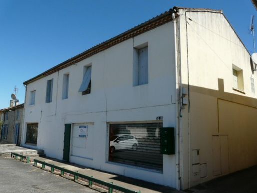 Maison 2 pièces 490 m² · à Bon-Encontre · 490 m² · 195 000 €