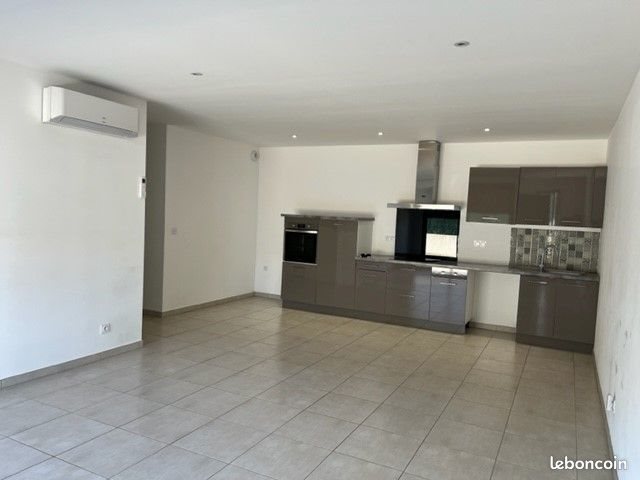 Appartement à louer, 71m², Calvi
