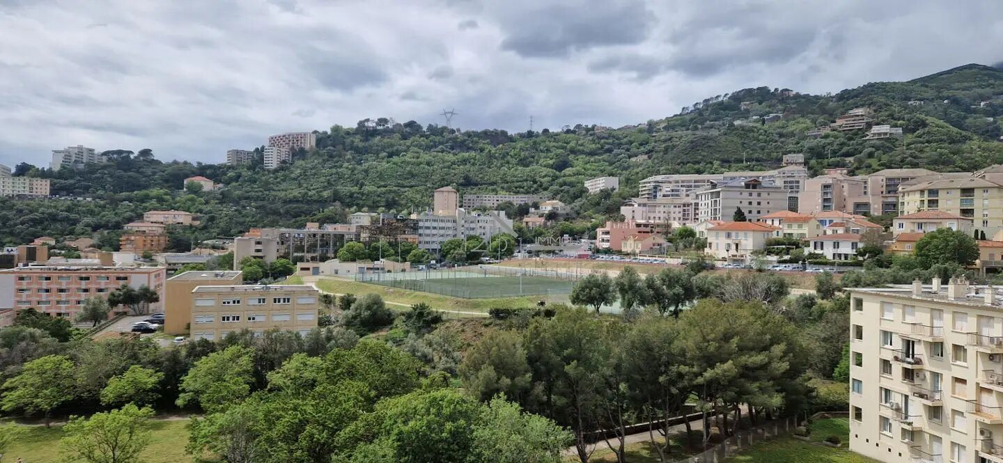 Appartement à louer, 80m², Bastia