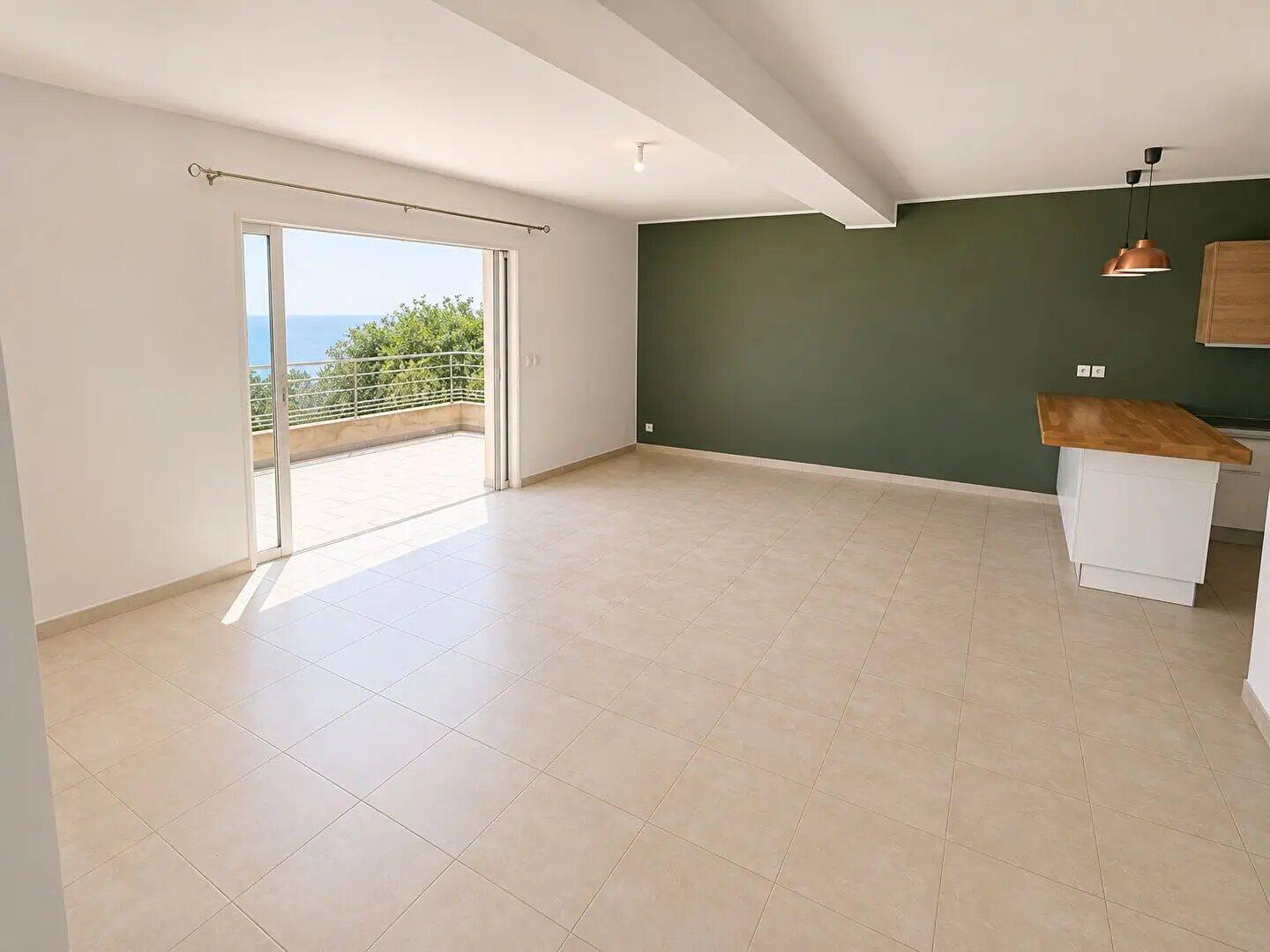 Appartement à louer, 82m², San-Martino-di-Lota