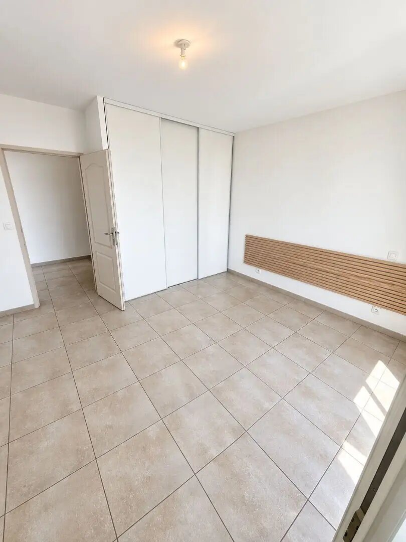 Appartement à louer, 82m², San-Martino-di-Lota