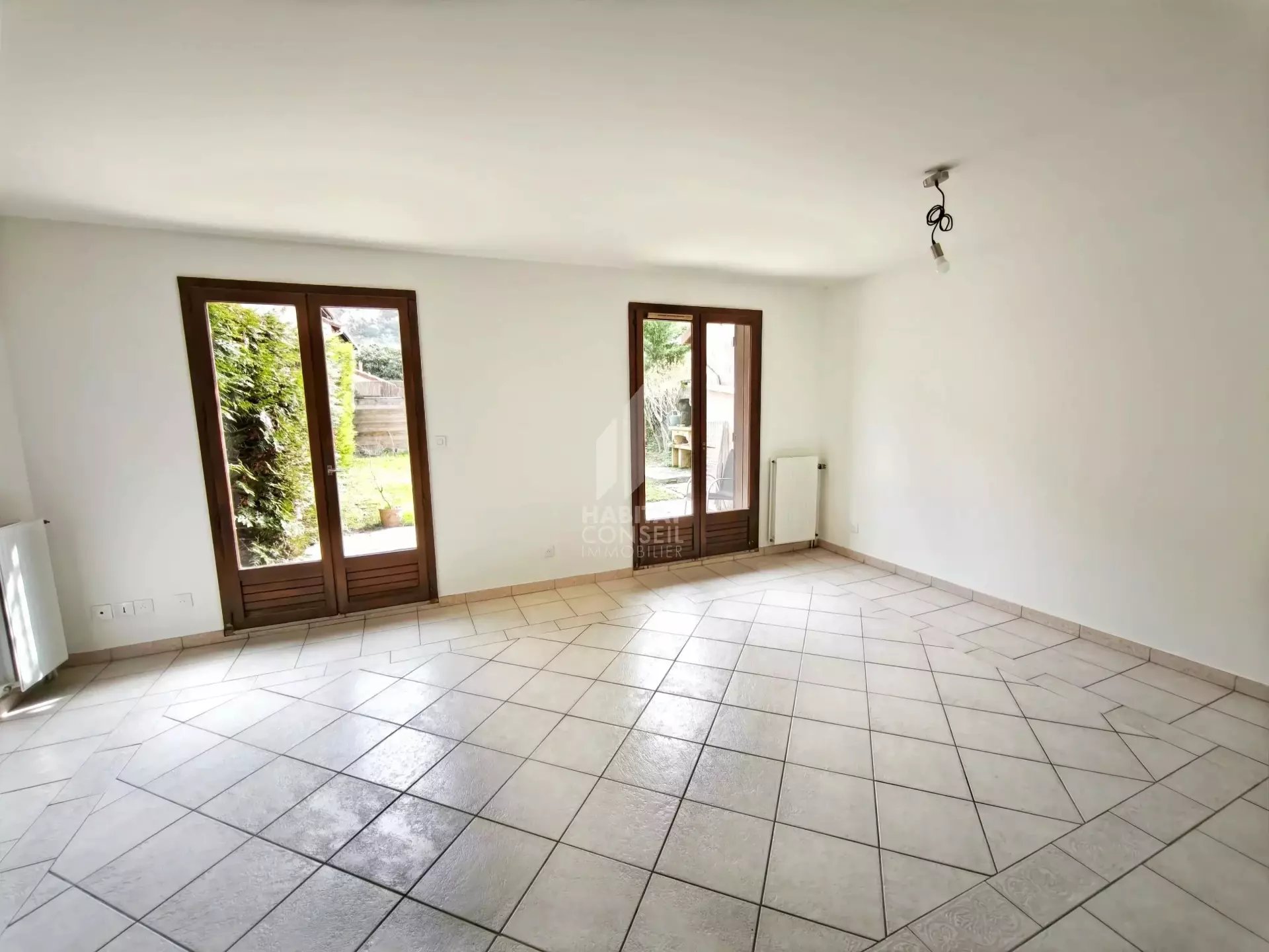 Maison à louer, 82m², La Buisse