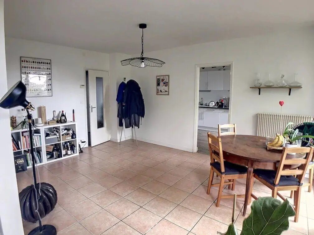 Appartement à louer, 79m², Lunel