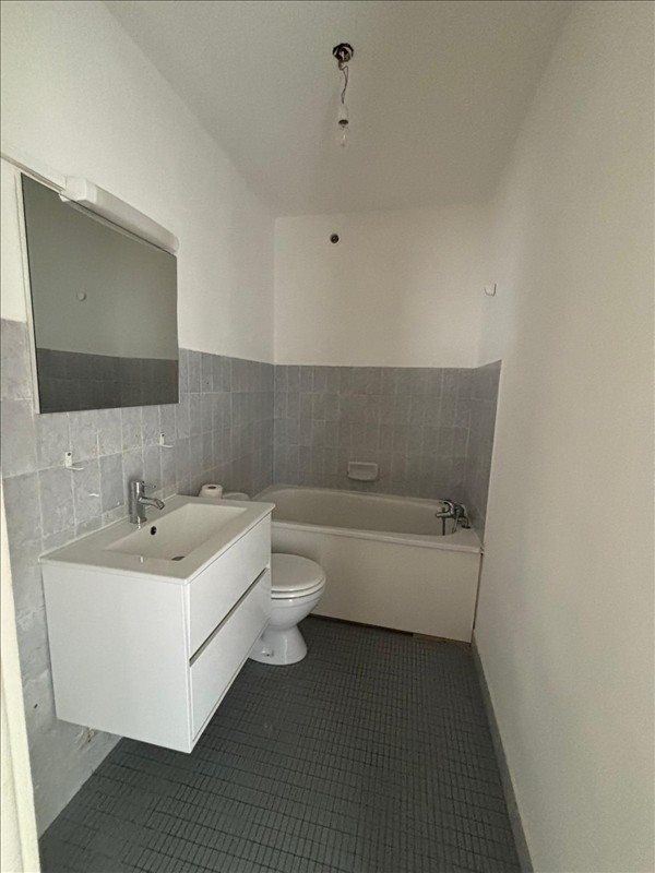 Appartement à louer, 27m², Courbevoie