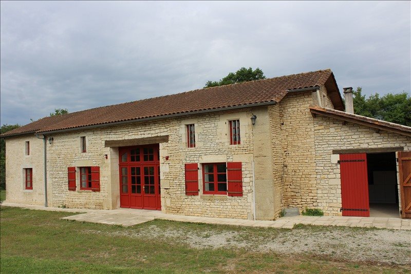 Maison à louer, 162m², Ruffec