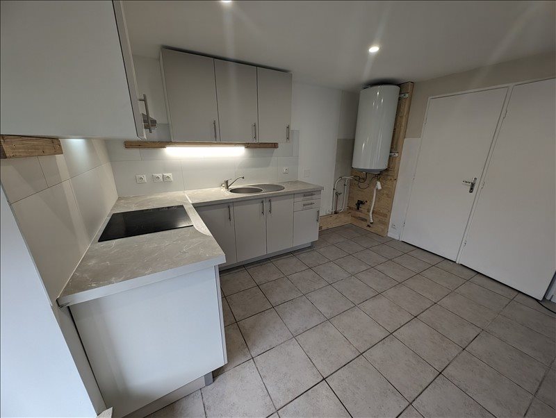 Appartement à louer, 66m², Epeugney