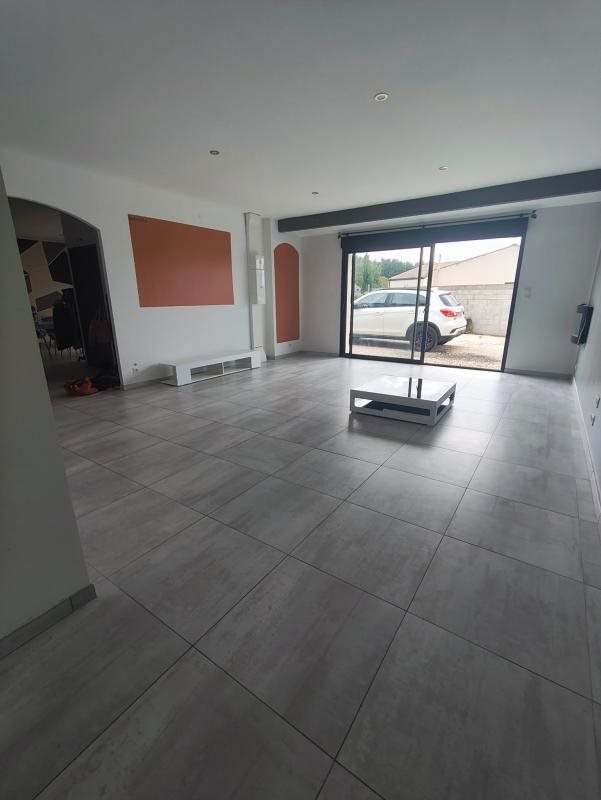 Maison à louer, 166m², Saint-Christophe