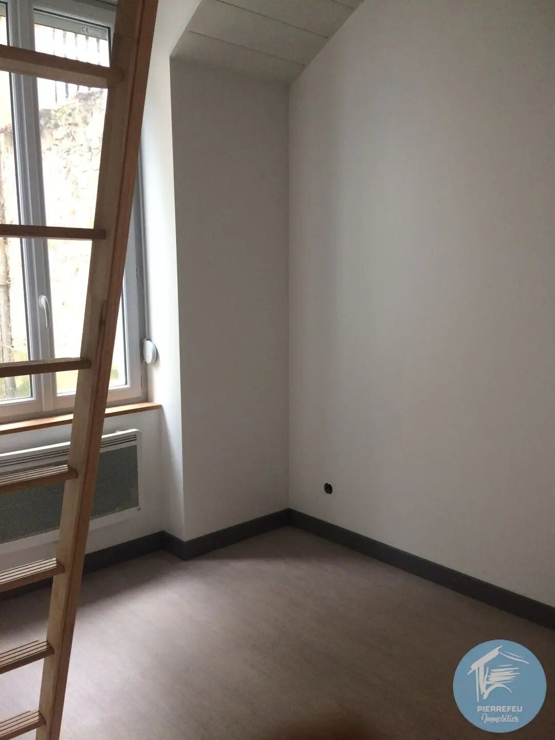 Appartement à louer, 24m², Thizy