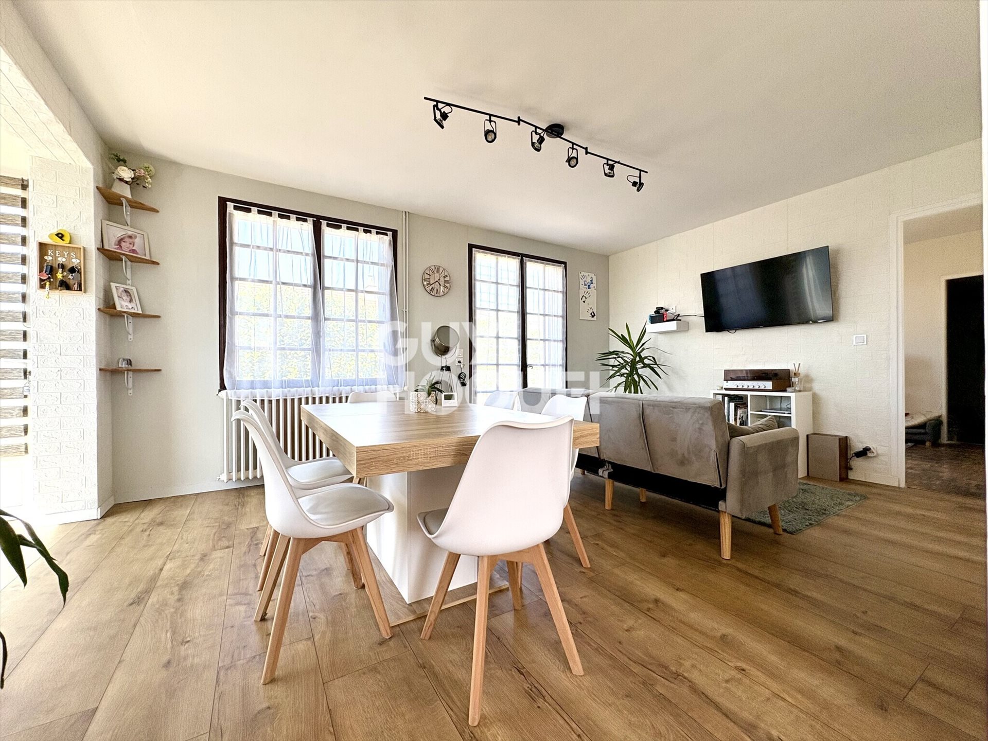 Maison à vendre, 69m², Fleuré