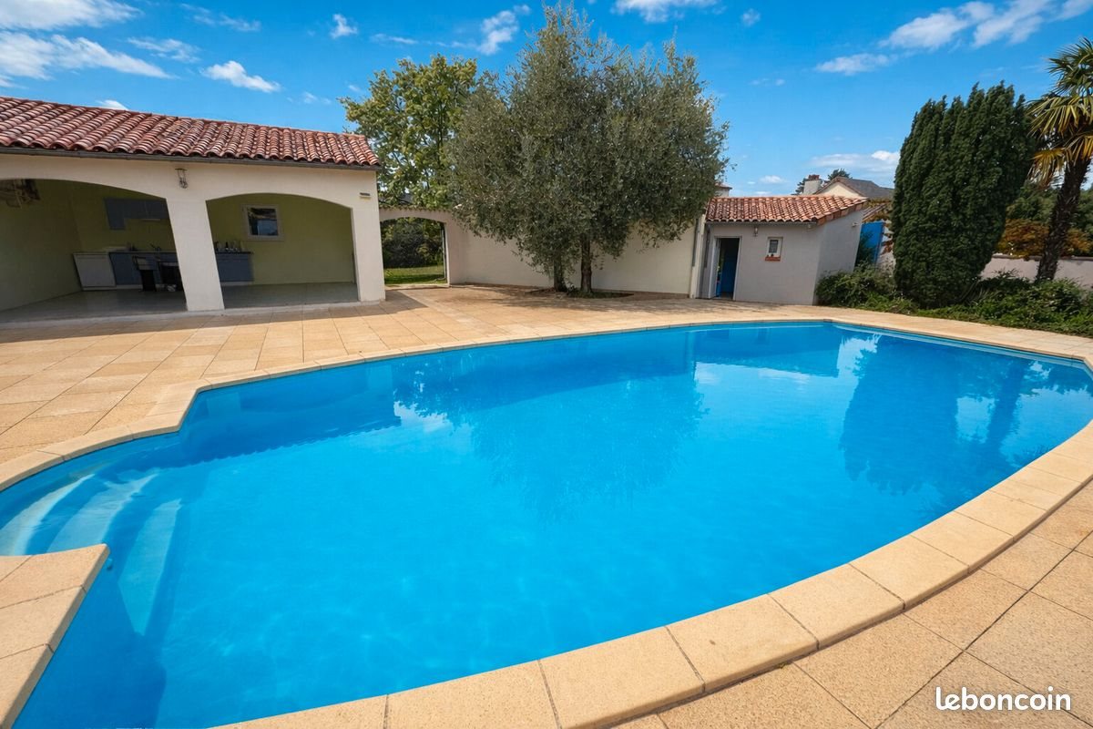 Maison à vendre, 242m², Poitiers