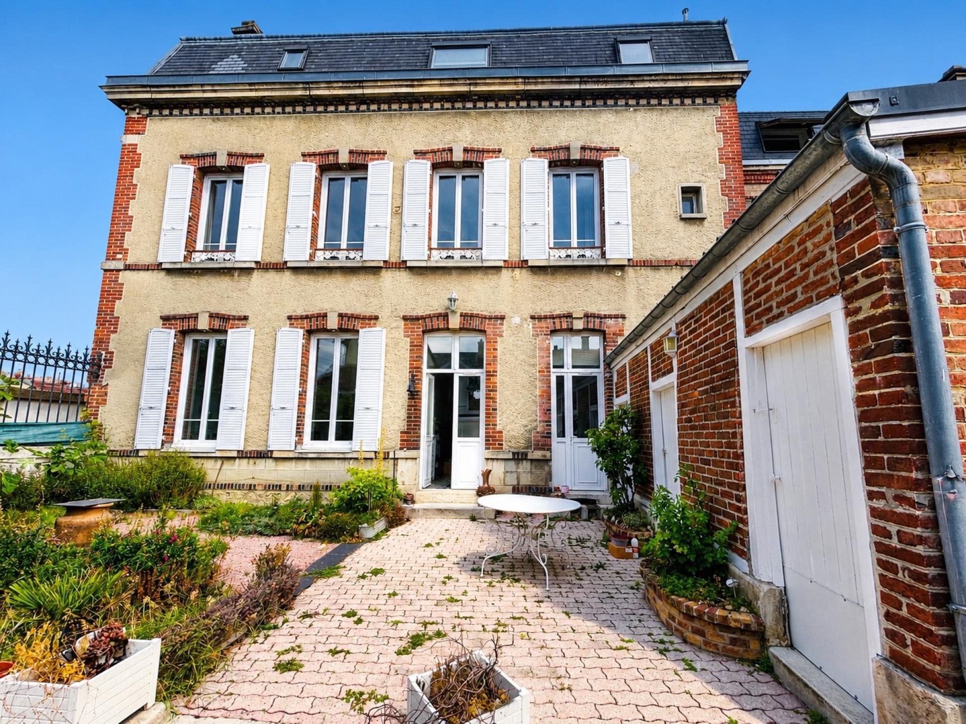 Maison à vendre, 330m², Ay