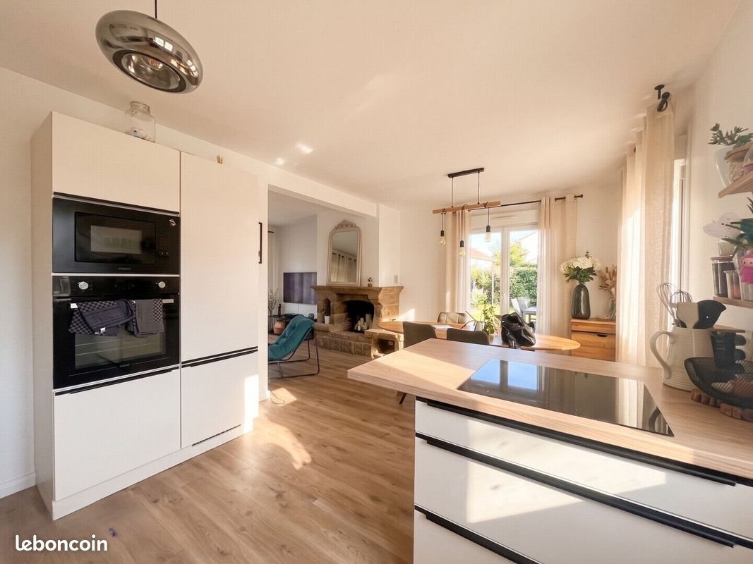 Maison à vendre, 117m², Theix