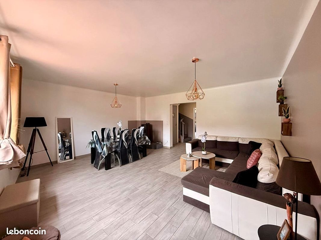 Maison à vendre, 124m², Leyr