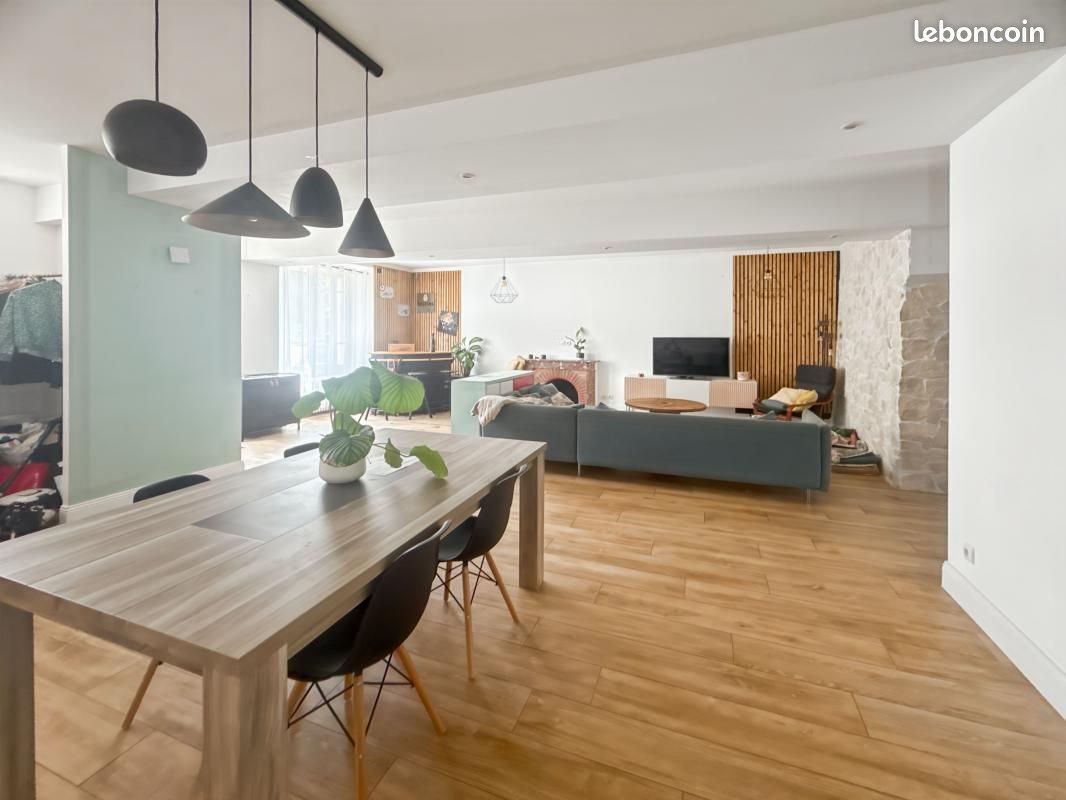 Maison à louer, 174m², Artenay