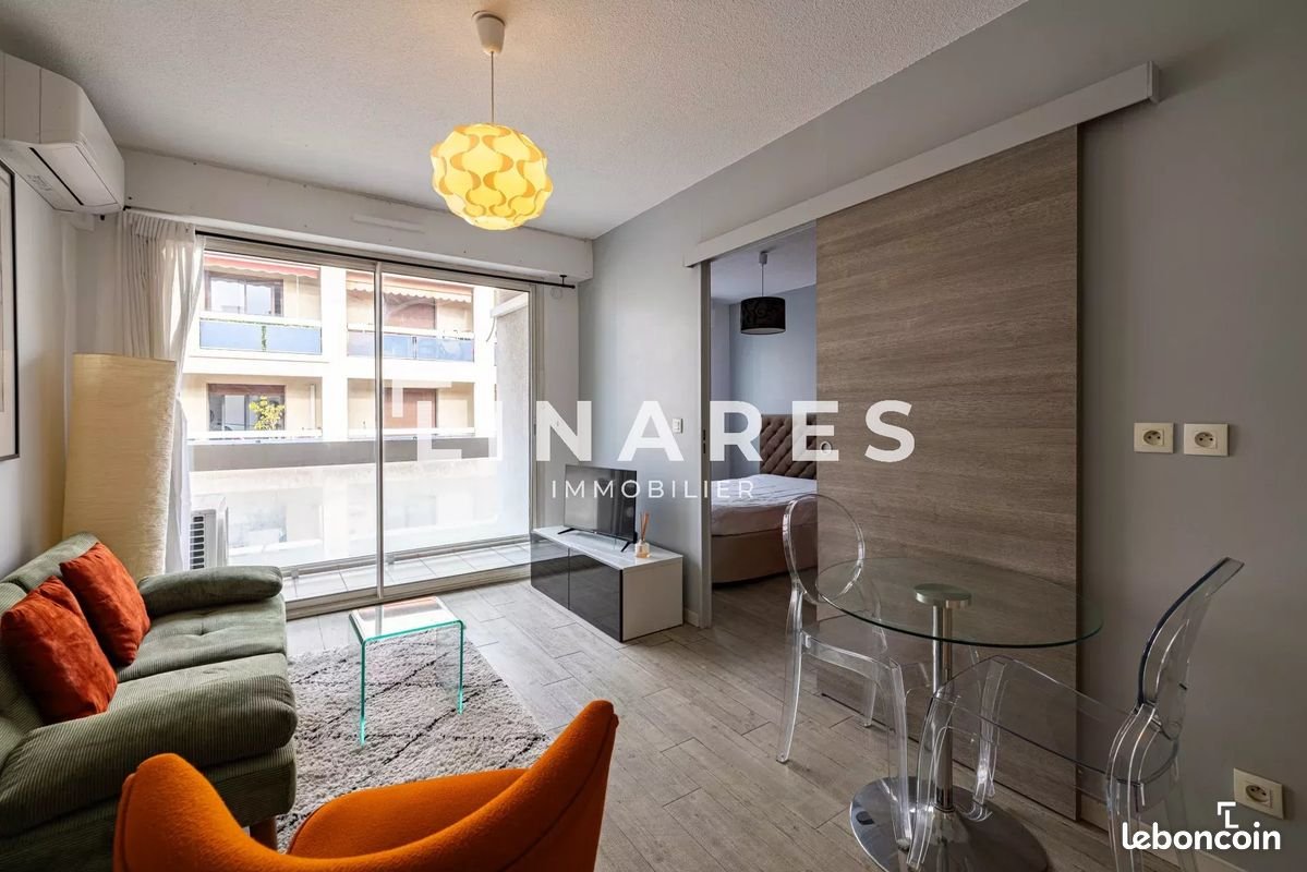 Appartement à louer, 27m², Marseille 8ème