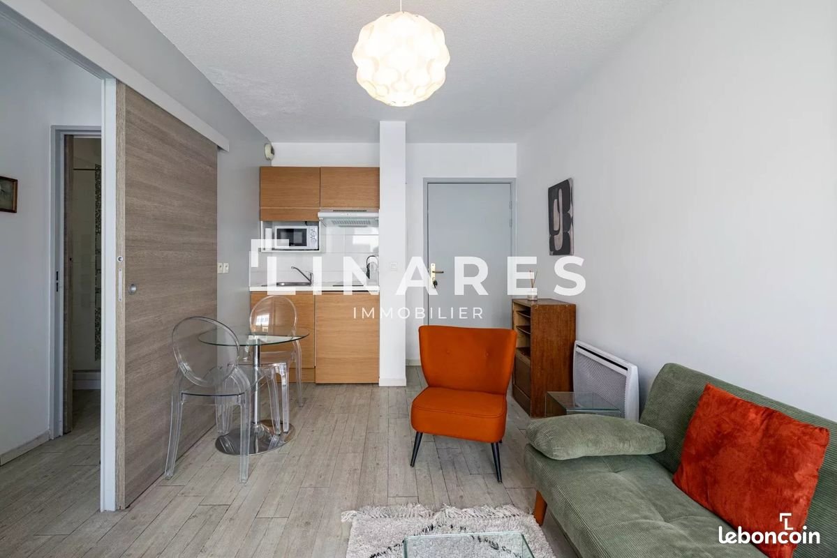 Appartement à louer, 27m², Marseille 8ème