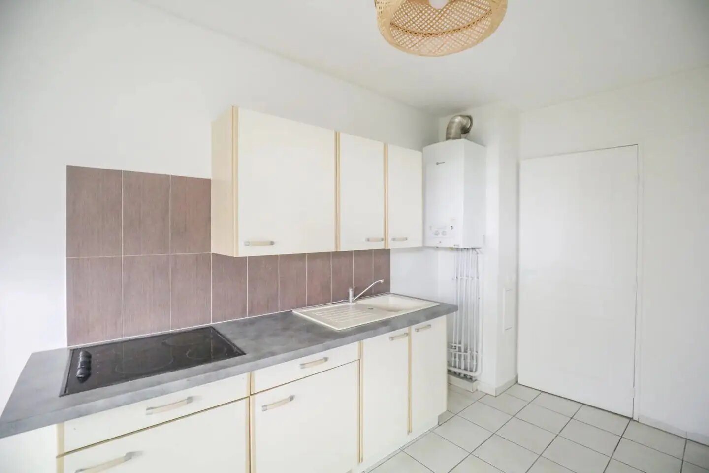 Appartement à louer, 47m², Marseille 8ème