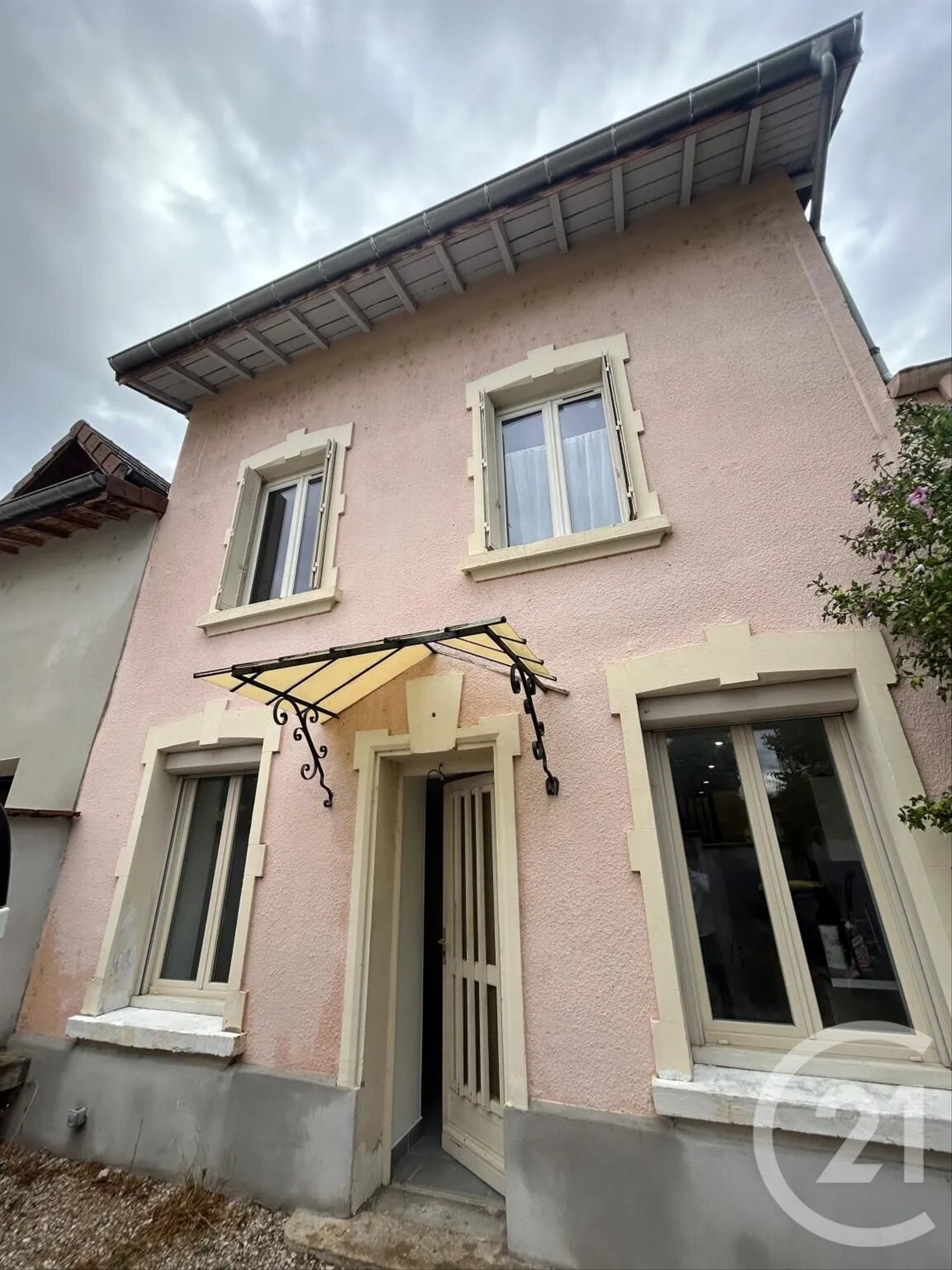 Maison à louer, 115m², Villieu-Loyes-Mollon