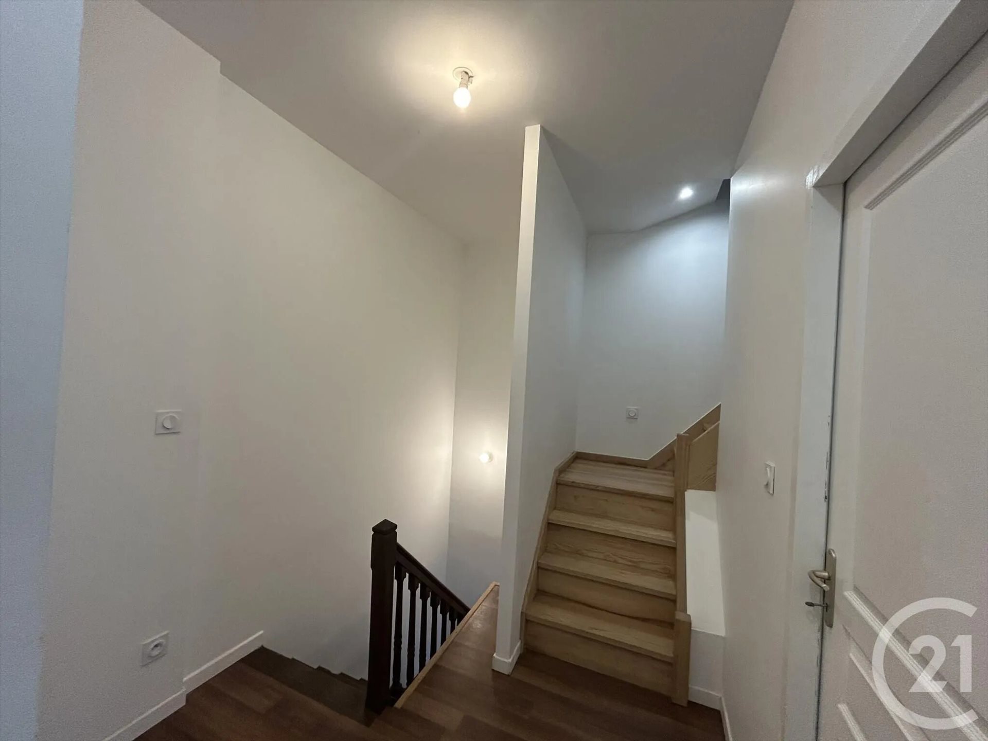 Maison à louer, 115m², Villieu-Loyes-Mollon