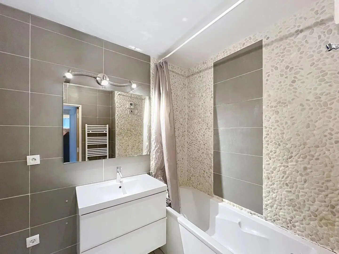 Appartement à louer, 62m², Chassieu