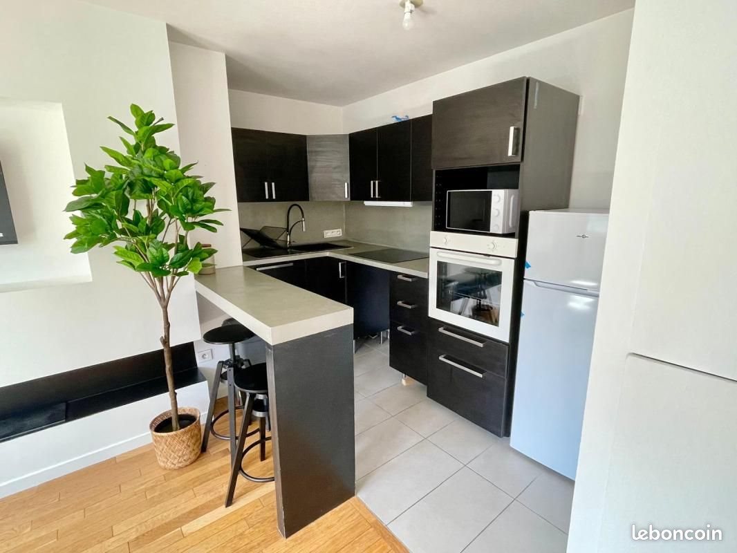 Appartement à louer, 43m², Courbevoie