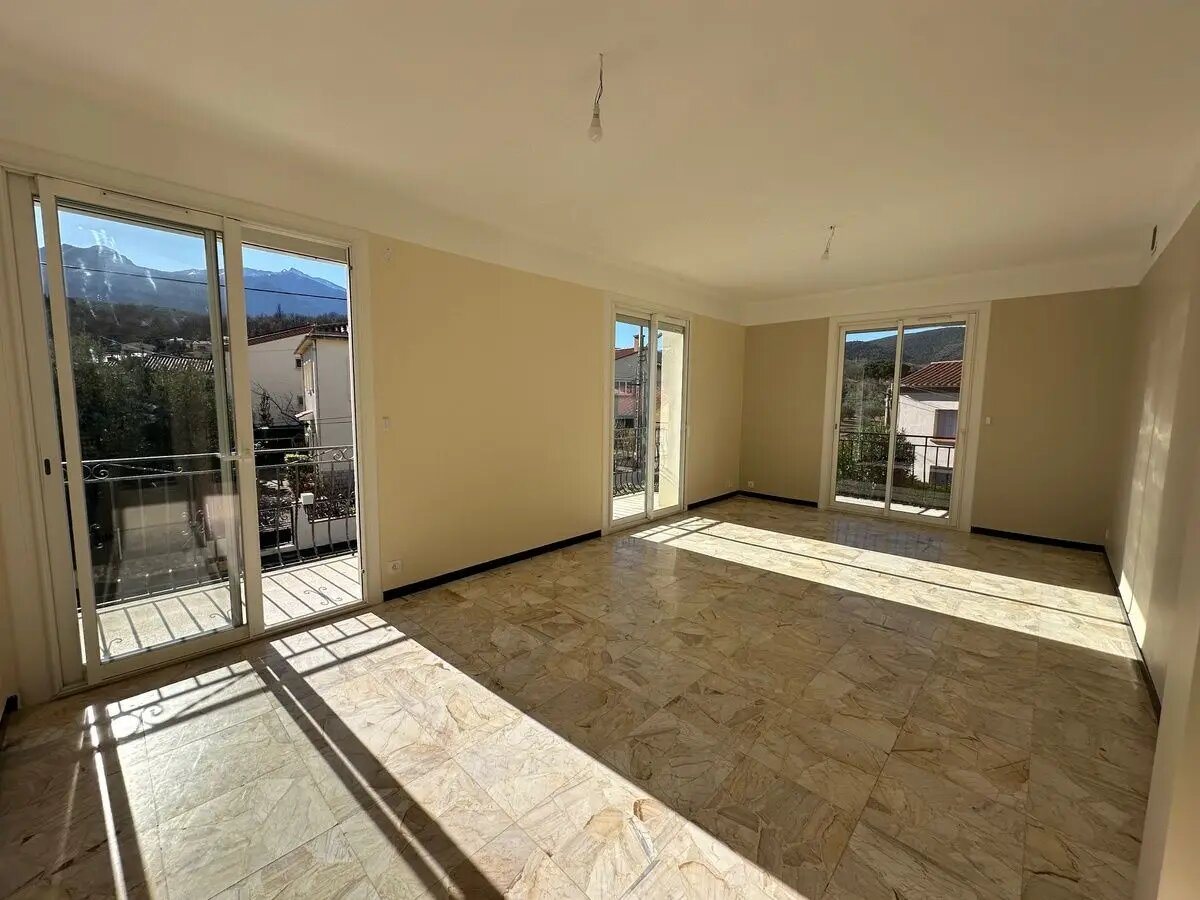 Appartement à louer, 77m², Prades